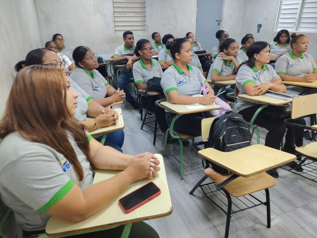 Rotary Club Santo Domingo Herrera impulsa la formación de 83 futuros profesionales de enfermería (2)